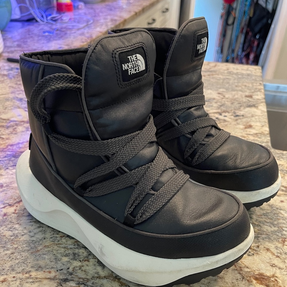 North Face Women’s Waterproof Winter Boots size 7.5
